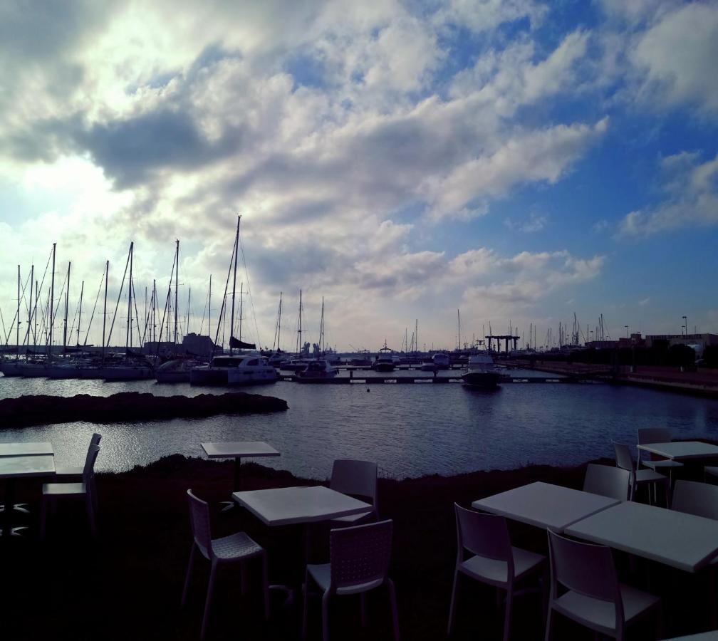 Vista Mar Lägenhet Brindisi Exteriör bild